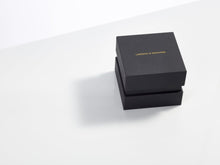 Load image into Gallery viewer, Code Classic Milanese 33mm Rose Gold White
